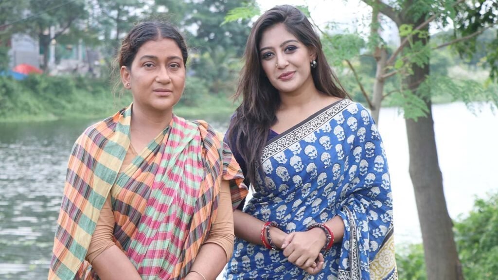 দীপা খন্দকারের সন্তান দত্তক নিলেন মাইমুনা মম